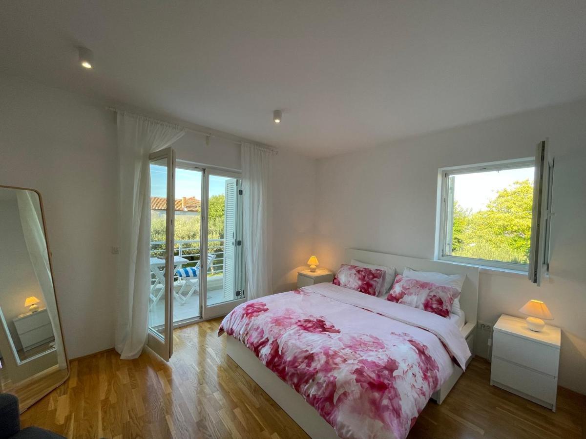 Apartments Mali Ivo Nin Eksteriør billede