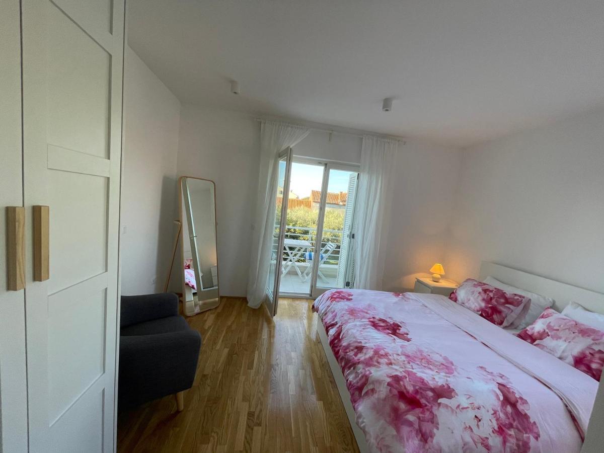 Apartments Mali Ivo Nin Eksteriør billede
