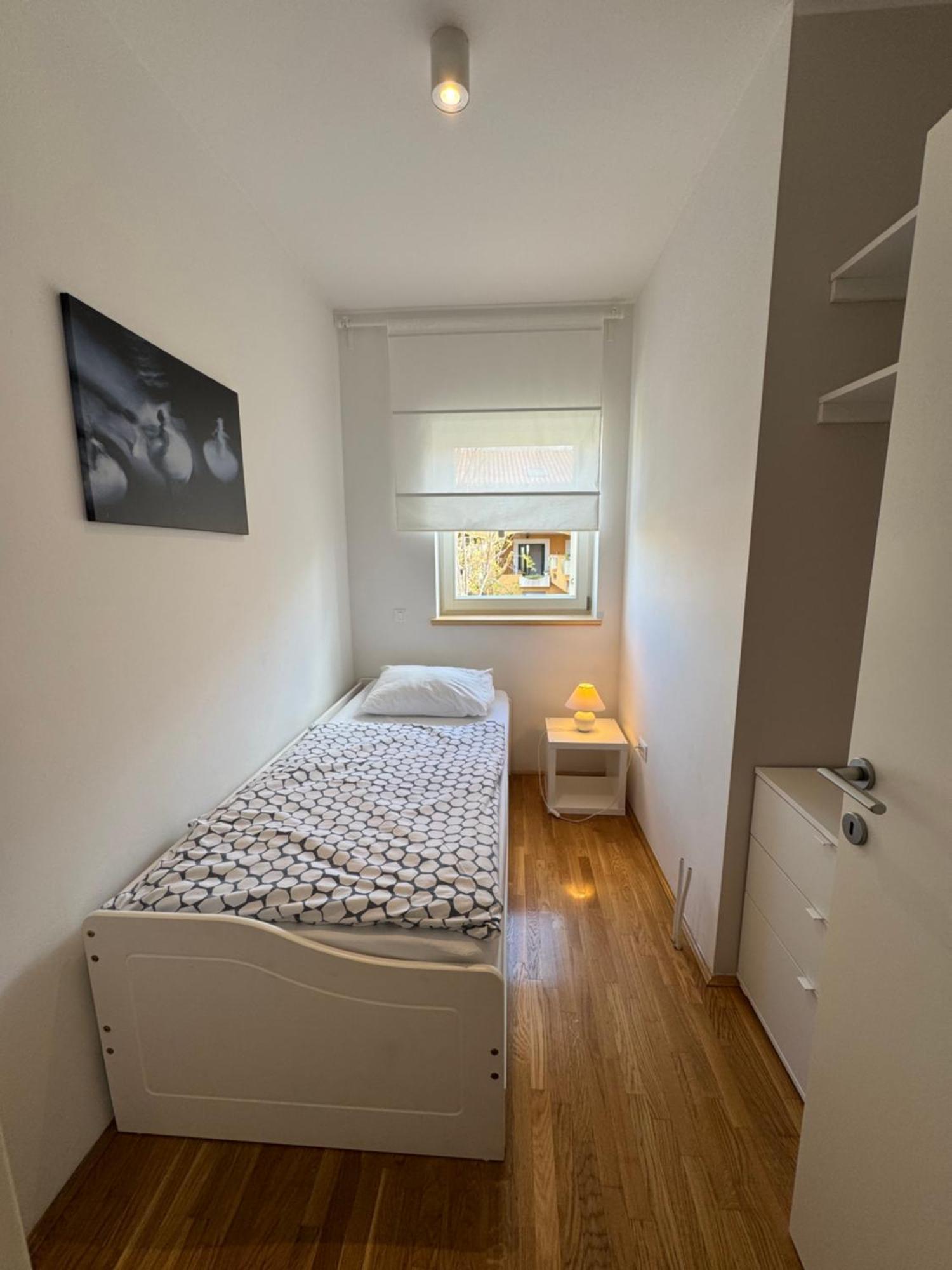 Apartments Mali Ivo Nin Eksteriør billede
